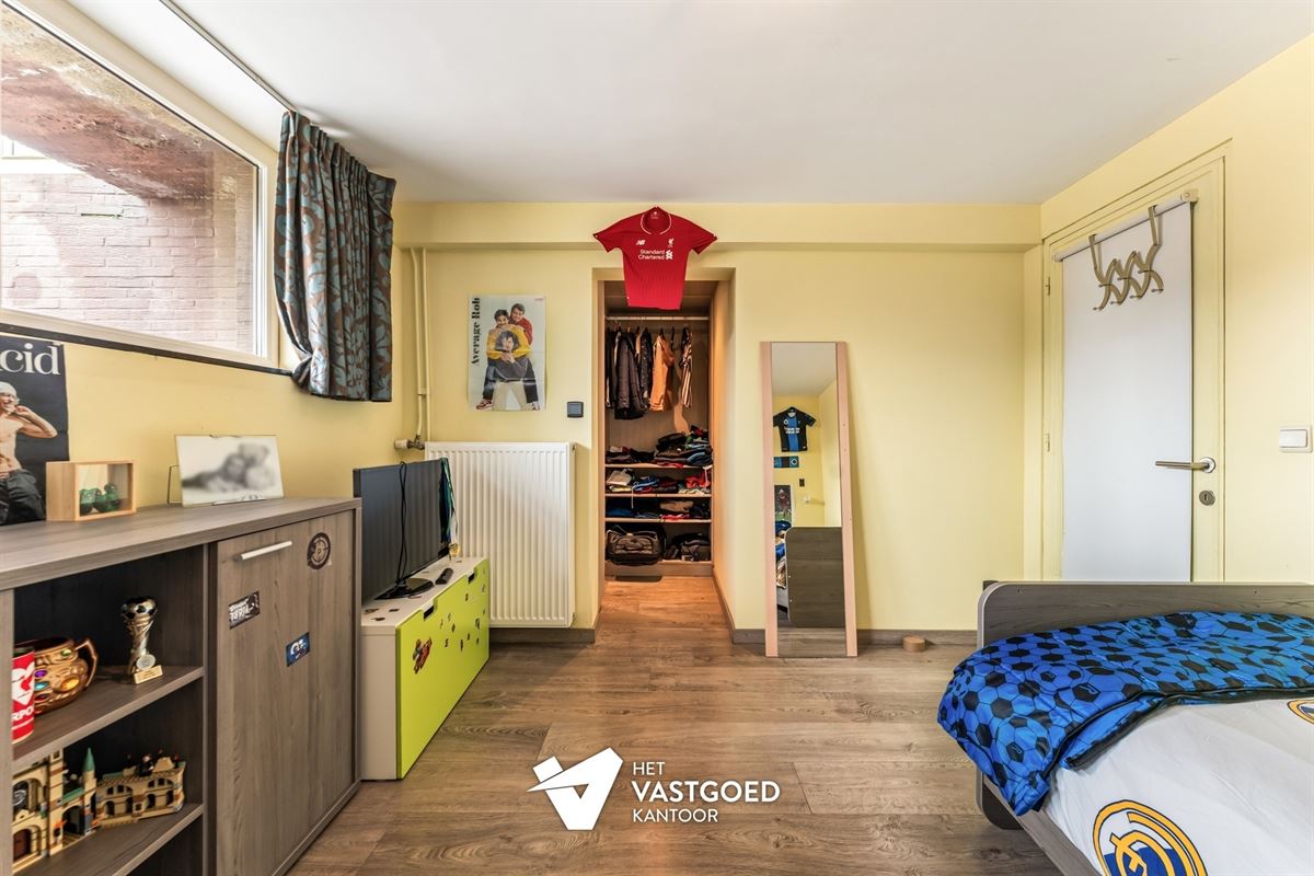 GERENOVEERDE WONING MET 4 SLAAPKAMERS GELEGEN OP EEN RUIM PERCEEL VAN 11A35CA TE SCHERPENHEUVEL