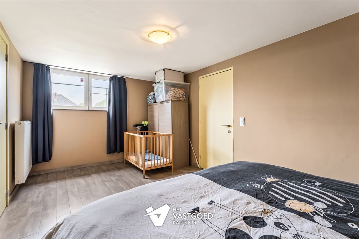 GERENOVEERDE WONING MET 4 SLAAPKAMERS GELEGEN OP EEN RUIM PERCEEL VAN 11A35CA TE SCHERPENHEUVEL