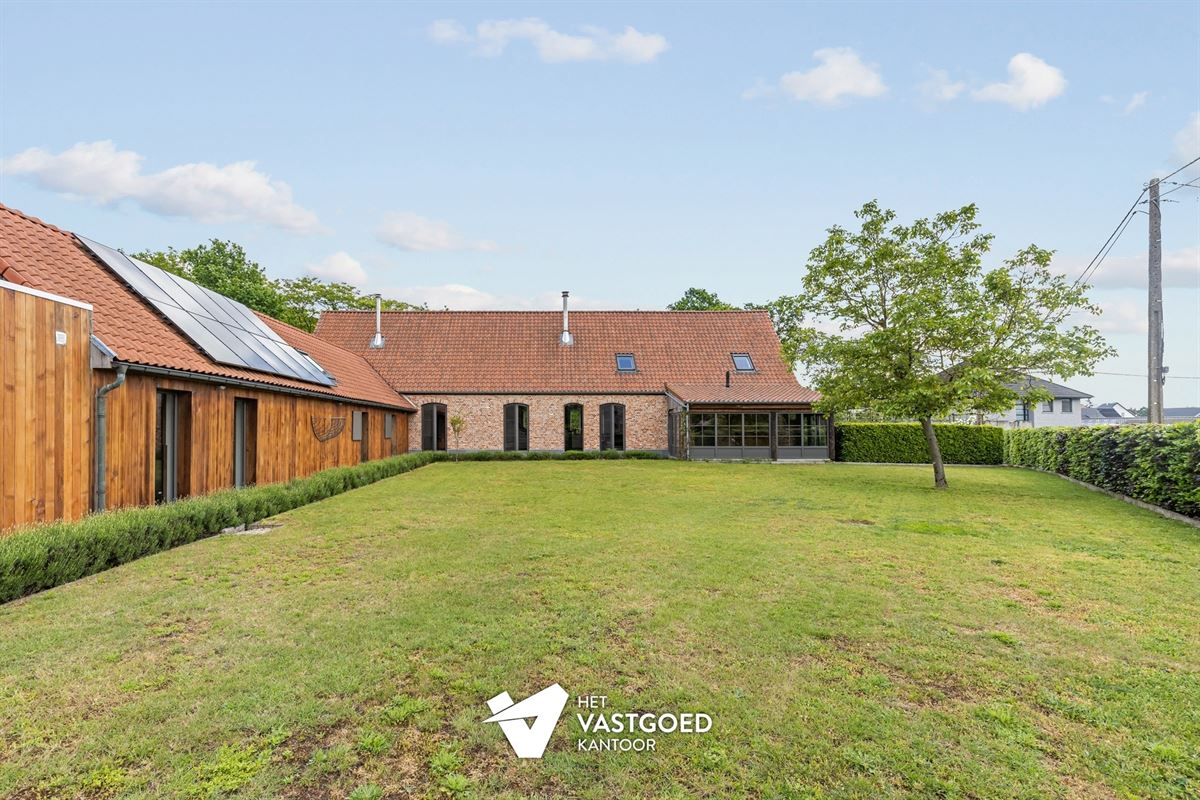 SUPER KNAP GERENOVEERDE HOEVE OP PERCEEL VAN 2344M² TE MEERHOUT