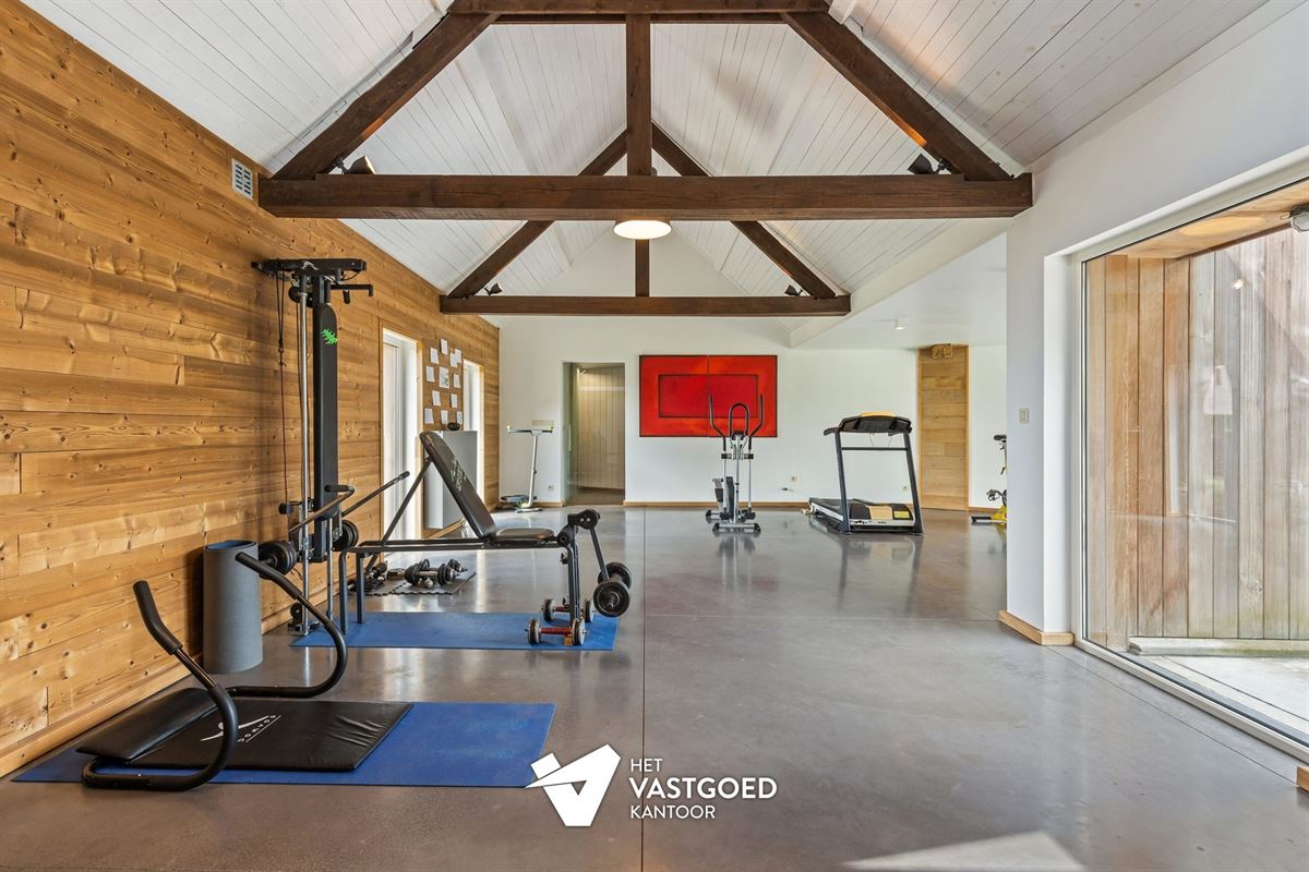 SUPER KNAP GERENOVEERDE HOEVE OP PERCEEL VAN 2344M² TE MEERHOUT