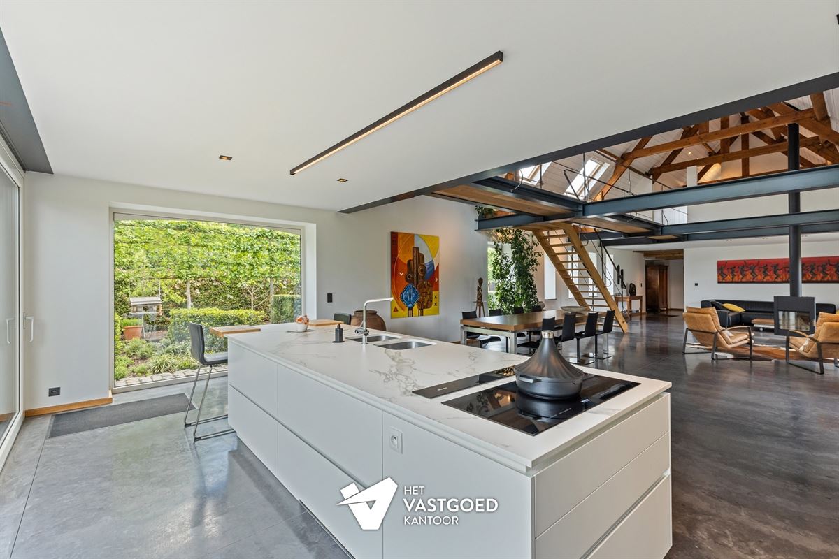 SUPER KNAP GERENOVEERDE HOEVE OP PERCEEL VAN 2344M² TE MEERHOUT
