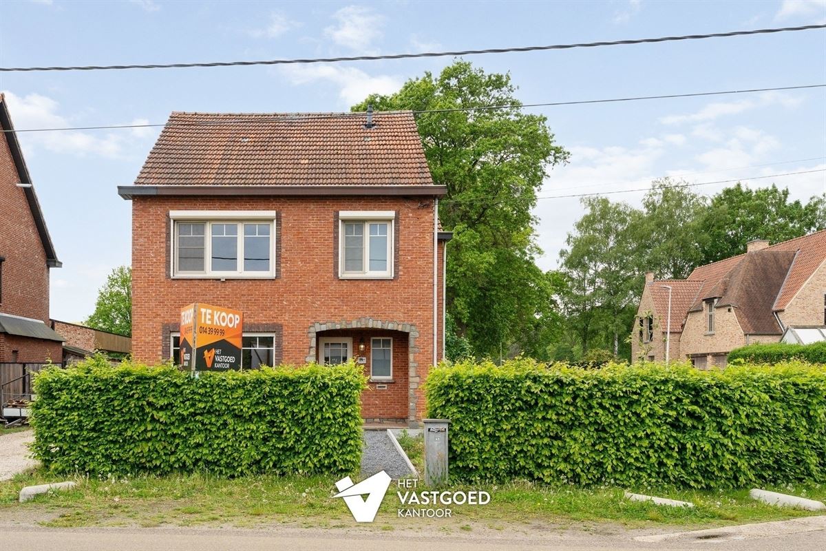VOLLEDIG GERENOVEERDE WONING OP IDEALE LIGGING
