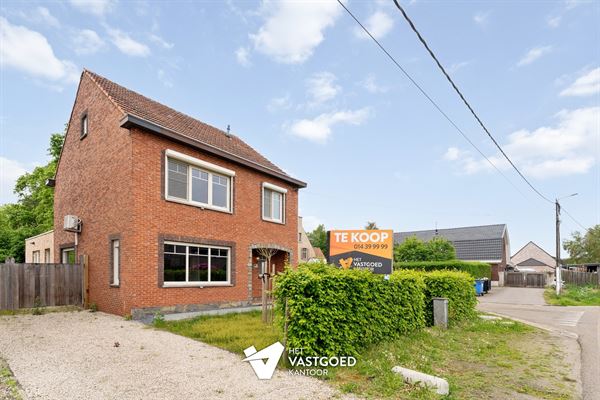 VOLLEDIG GERENOVEERDE WONING OP IDEALE LIGGING
