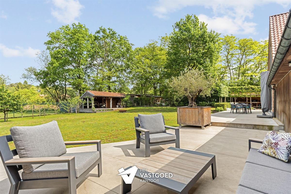 SUPER KNAP GERENOVEERDE HOEVE OP PERCEEL VAN 2344M² TE MEERHOUT