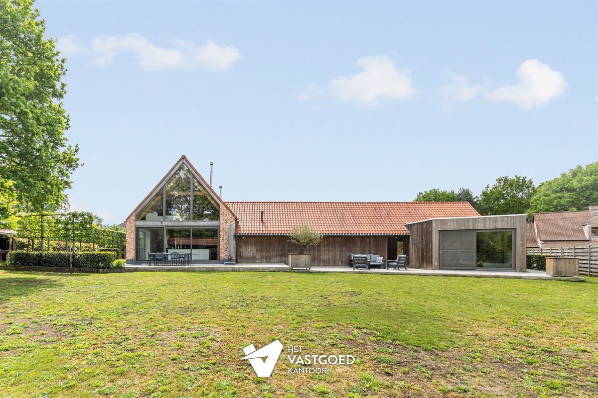 SUPER KNAP GERENOVEERDE HOEVE OP PERCEEL VAN 2344M² TE MEERHOUT