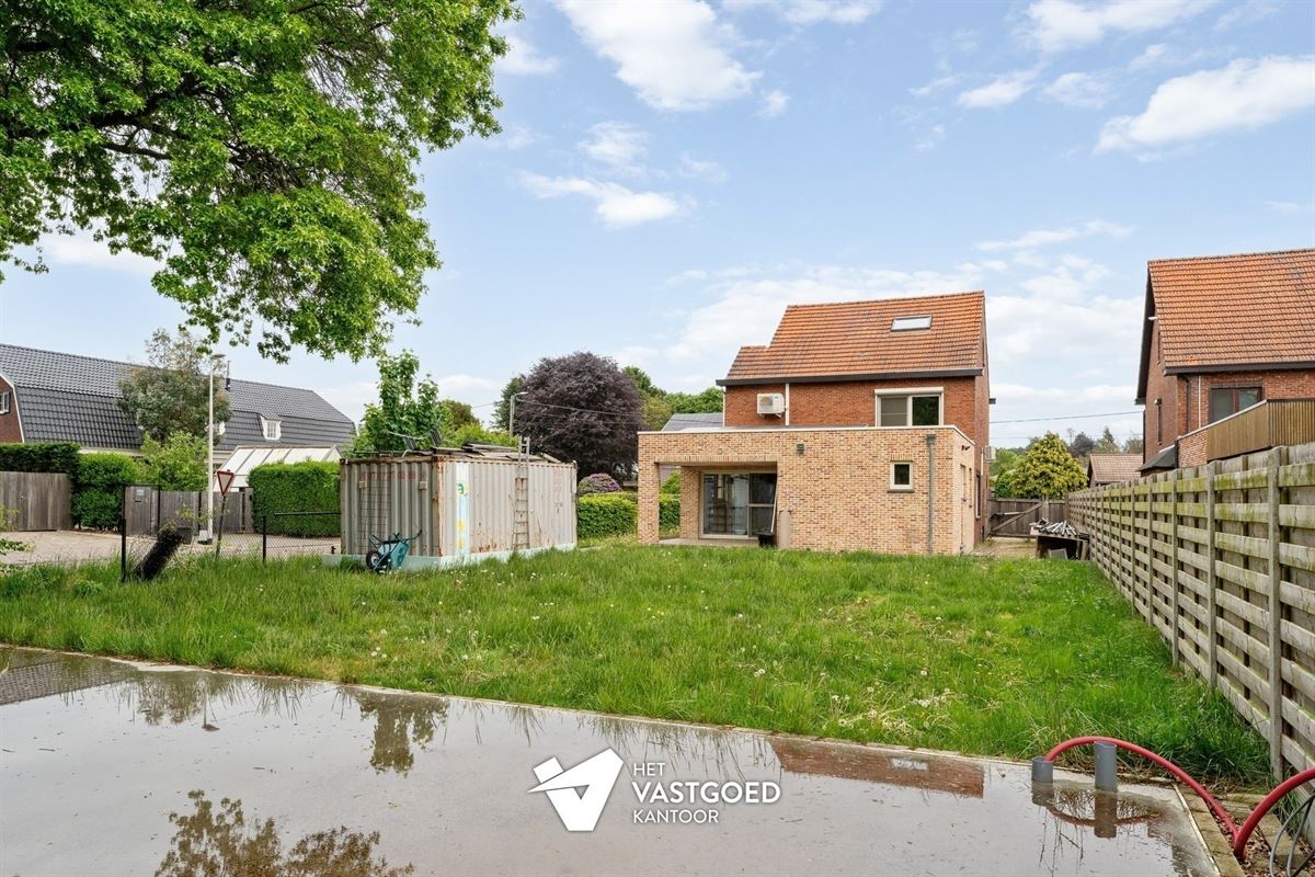 VOLLEDIG GERENOVEERDE WONING OP IDEALE LIGGING