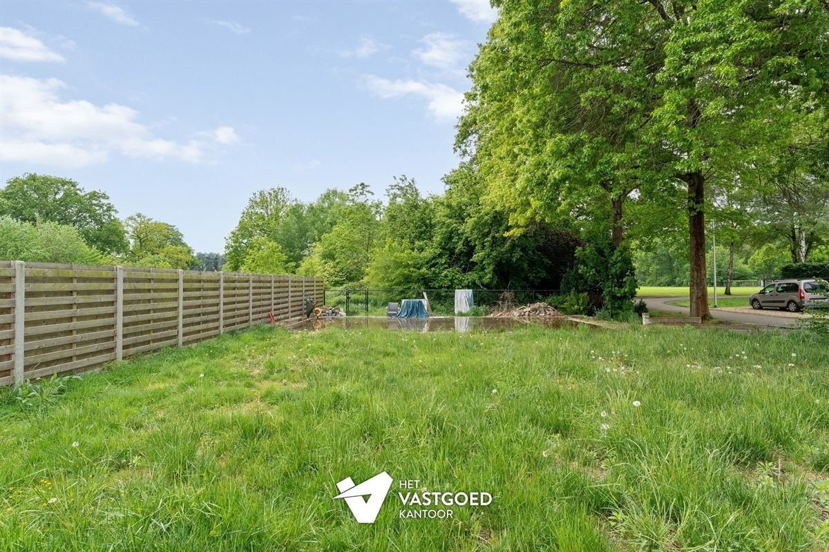 VOLLEDIG GERENOVEERDE WONING OP IDEALE LIGGING