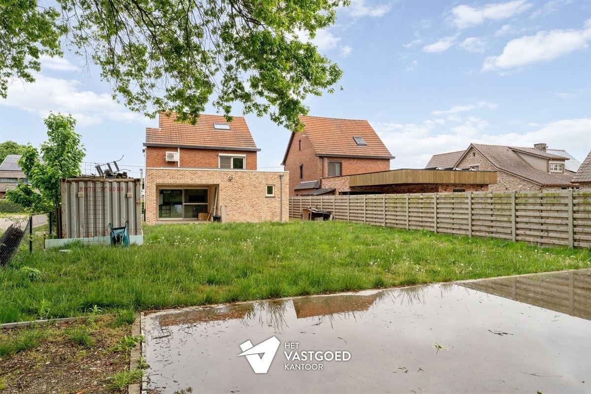VOLLEDIG GERENOVEERDE WONING OP IDEALE LIGGING