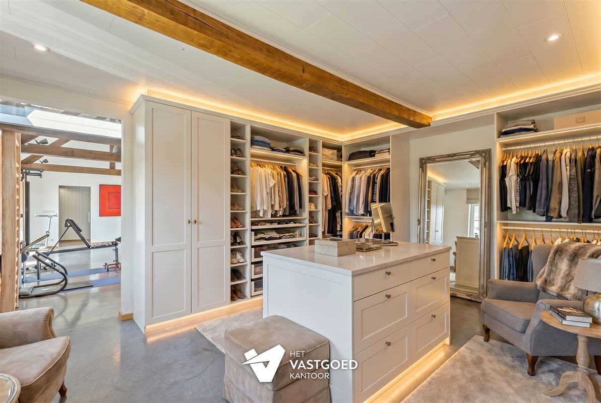 SUPER KNAP GERENOVEERDE HOEVE OP PERCEEL VAN 2344M² TE MEERHOUT