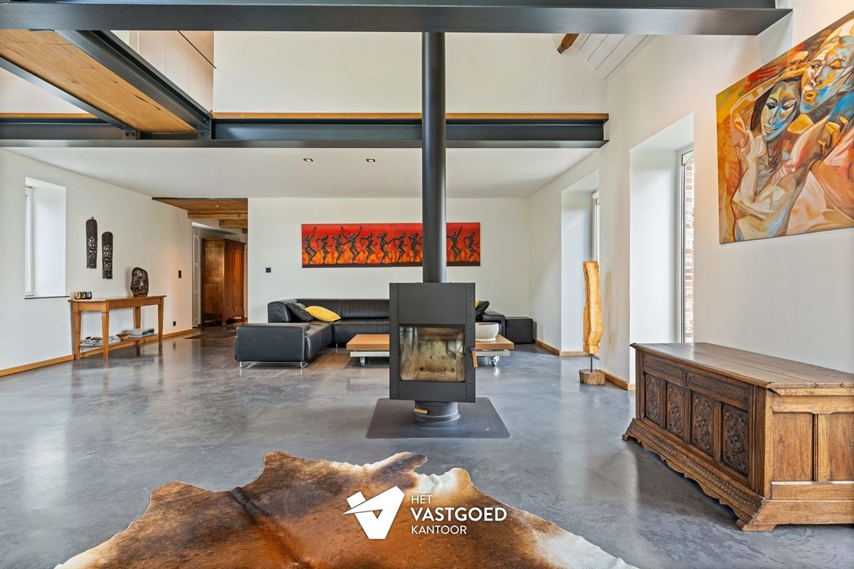 SUPER KNAP GERENOVEERDE HOEVE OP PERCEEL VAN 2344M² TE MEERHOUT