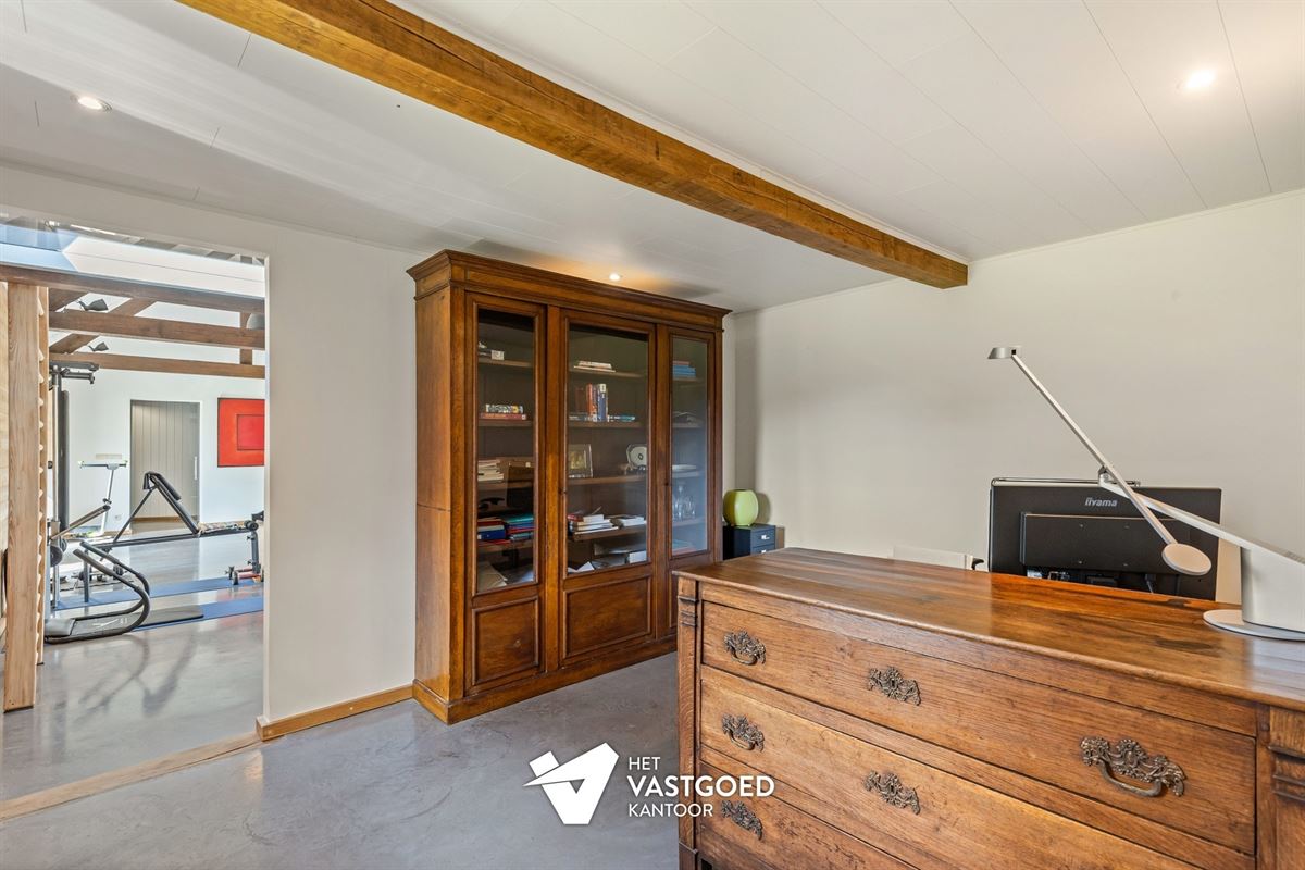 SUPER KNAP GERENOVEERDE HOEVE OP PERCEEL VAN 2344M² TE MEERHOUT
