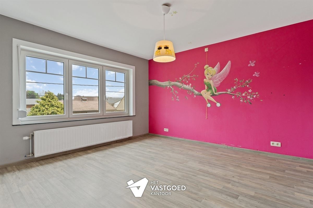 VOLLEDIG GERENOVEERDE WONING OP IDEALE LIGGING