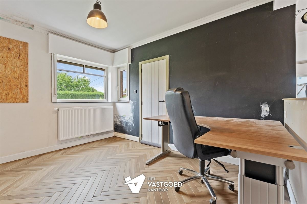 VOLLEDIG GERENOVEERDE WONING OP IDEALE LIGGING