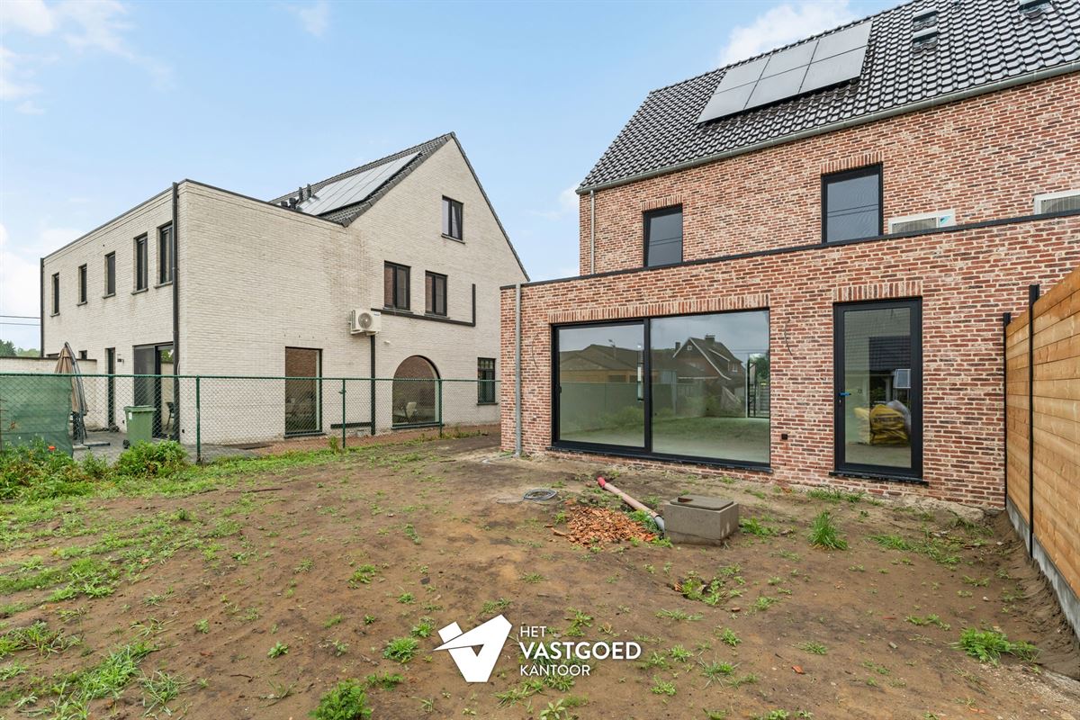 RUIME NIEUWBOUWWONING OP RUSTIGE CENTRALE LIGGING TE BALEN