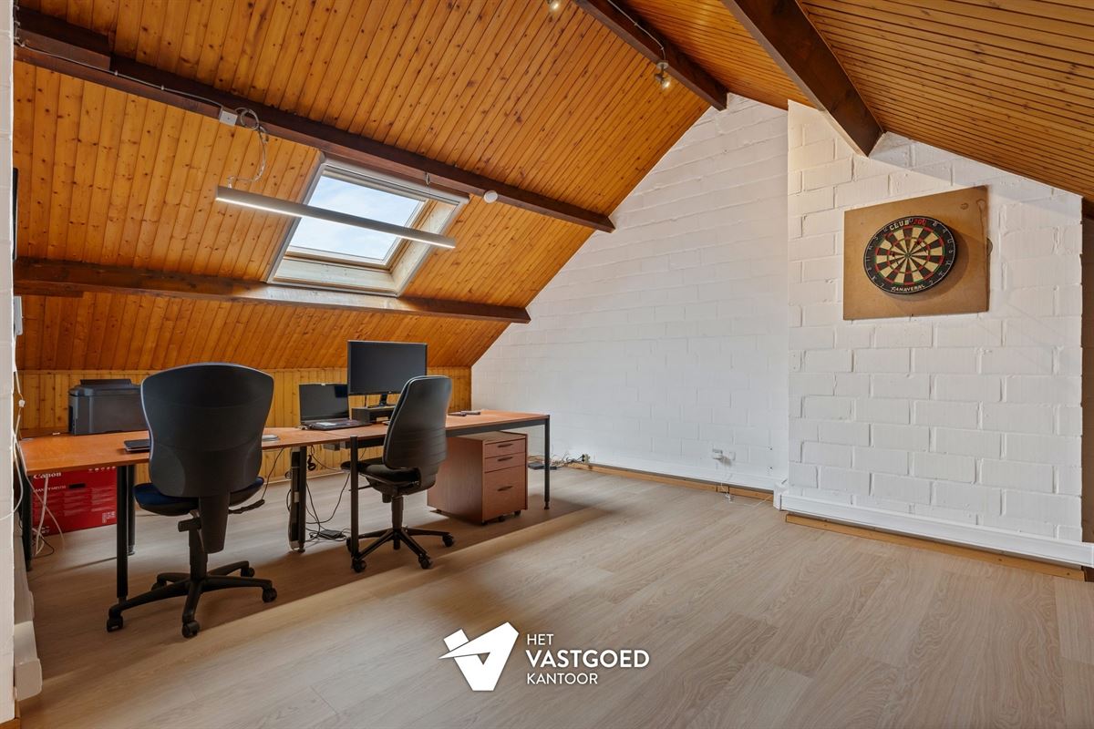 PERFECT ONDERHOUDEN STADSWONING (174M²) MET 5 SLAAPKAMERS EN AANPALENDE GARAGE