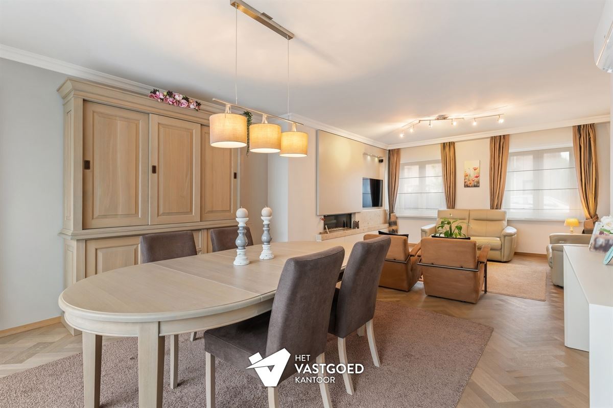 PERFECT ONDERHOUDEN STADSWONING (174M²) MET 5 SLAAPKAMERS EN AANPALENDE GARAGE
