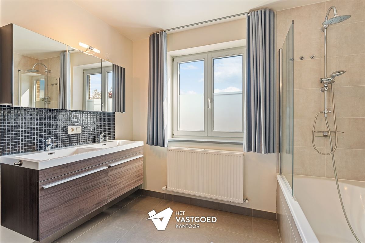 RECENTE, ENERGIEZUINIGE WONING OP IDEALE LIGGING NABIJ CENTRUM
