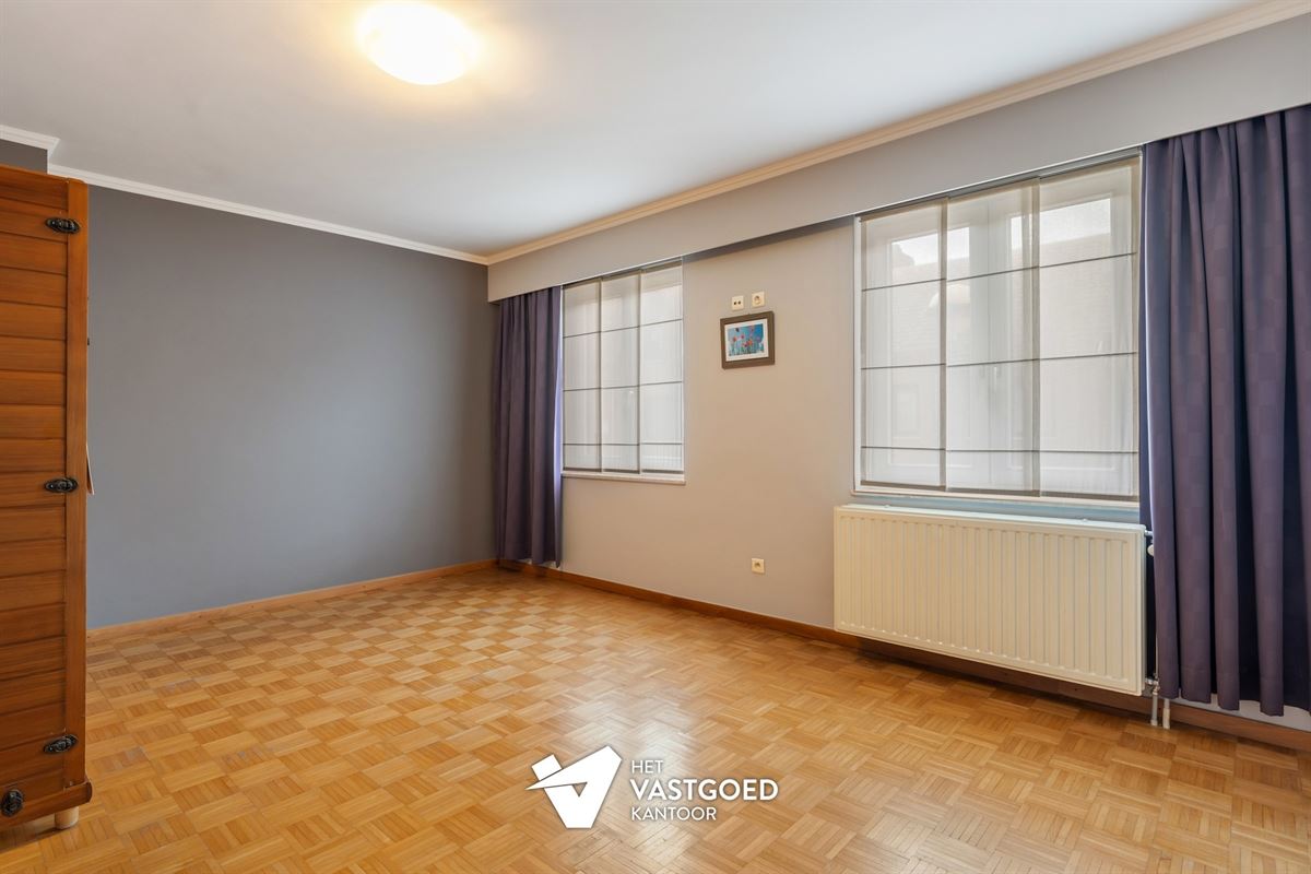 PERFECT ONDERHOUDEN STADSWONING (174M²) MET 5 SLAAPKAMERS EN AANPALENDE GARAGE