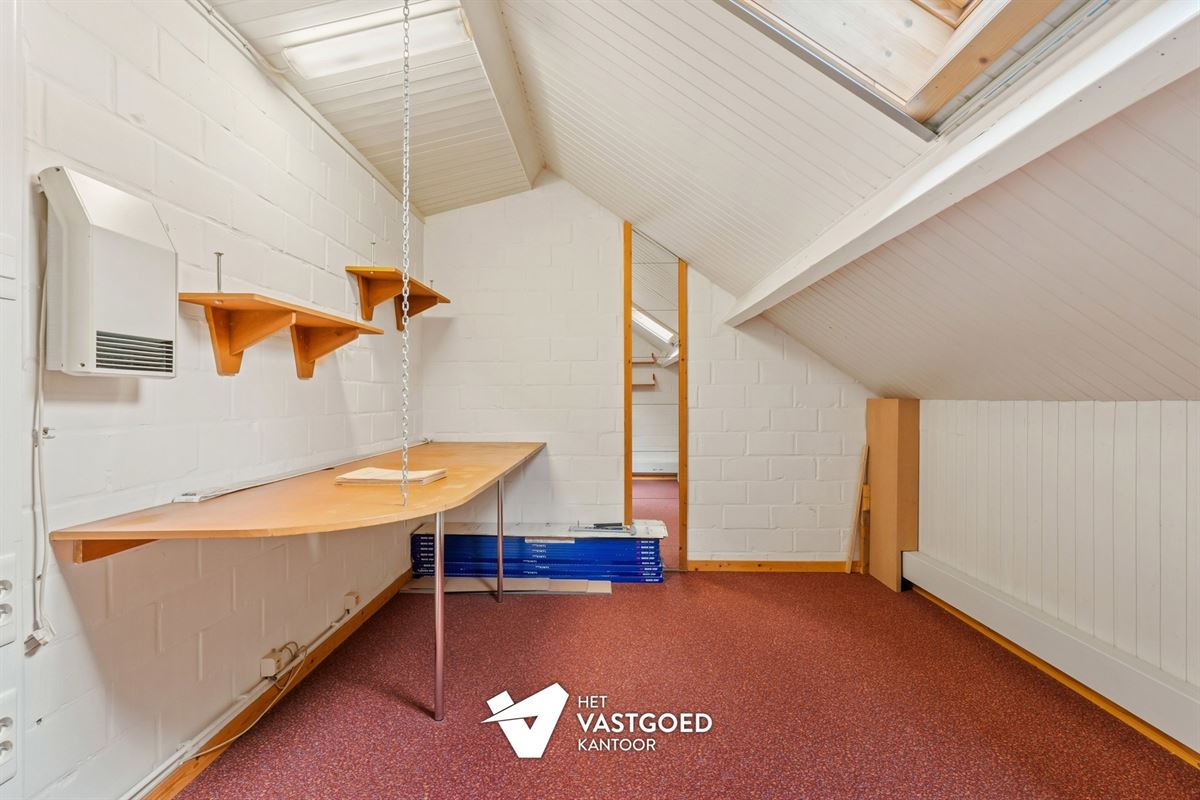 PERFECT ONDERHOUDEN STADSWONING (174M²) MET 5 SLAAPKAMERS EN AANPALENDE GARAGE