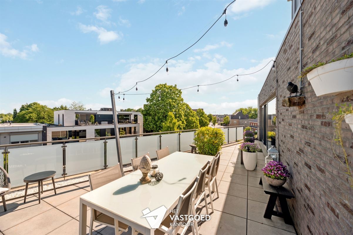 VRIJSTAANDE PENTHOUSE MET 3 SLPKS EN ZEER RUIM TERRAS!