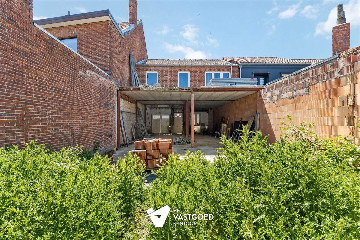 ZEER INTERESSANT INVESTERINGSPROJECT VAN EEN REEDS GESTRIPTE WONING TE HASSELT CENTRUM