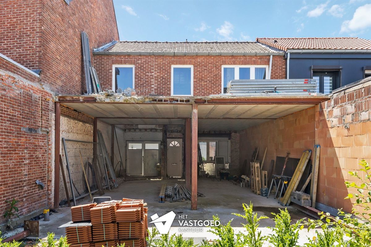 ZEER INTERESSANT INVESTERINGSPROJECT VAN EEN REEDS GESTRIPTE WONING TE HASSELT CENTRUM