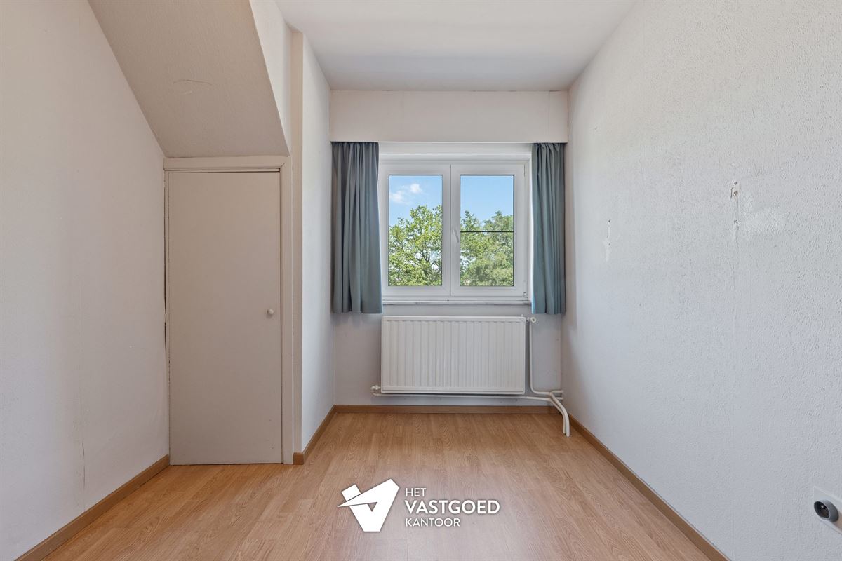 GERENOVEERDE, INSTAPKLARE WONING OP LEUKE LIGGING