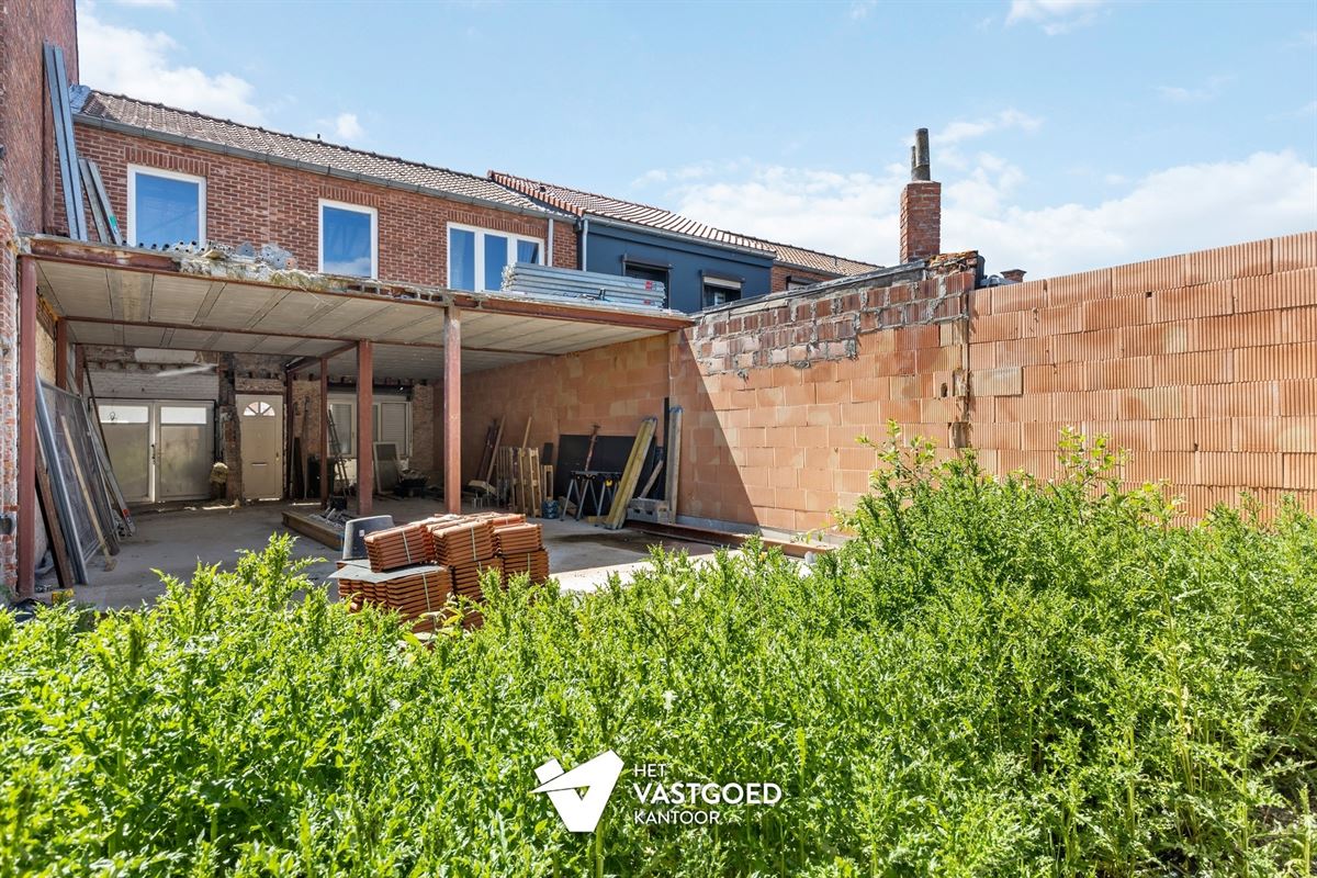 ZEER INTERESSANT INVESTERINGSPROJECT VAN EEN REEDS GESTRIPTE WONING TE HASSELT CENTRUM