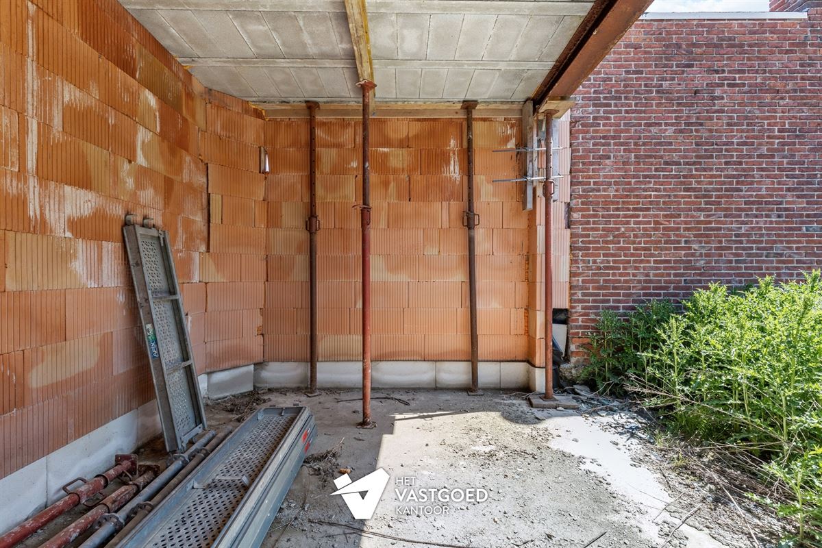 ZEER INTERESSANT INVESTERINGSPROJECT VAN EEN REEDS GESTRIPTE WONING TE HASSELT CENTRUM
