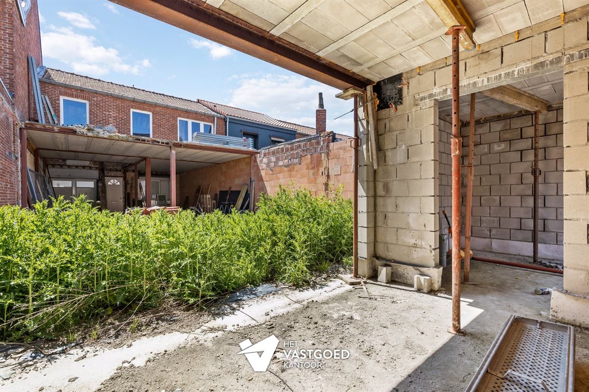 ZEER INTERESSANT INVESTERINGSPROJECT VAN EEN REEDS GESTRIPTE WONING TE HASSELT CENTRUM