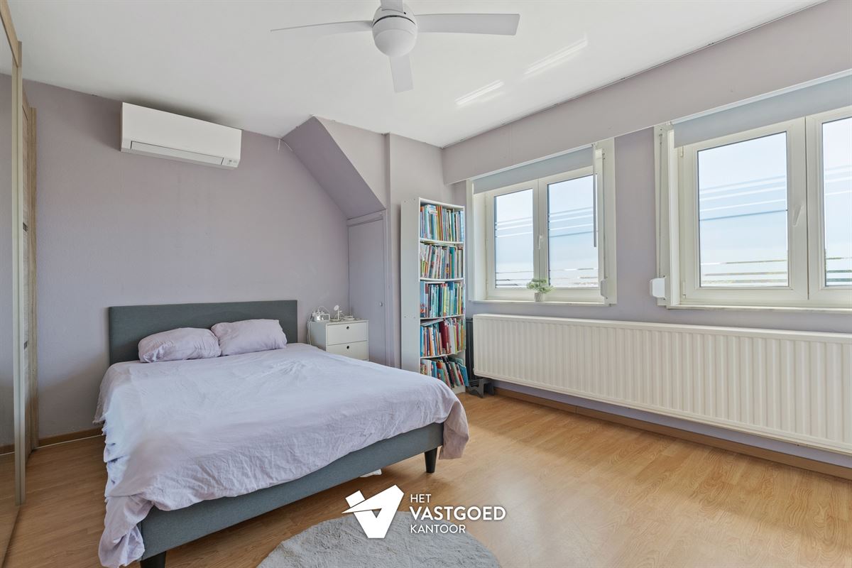 GERENOVEERDE, INSTAPKLARE WONING OP LEUKE LIGGING