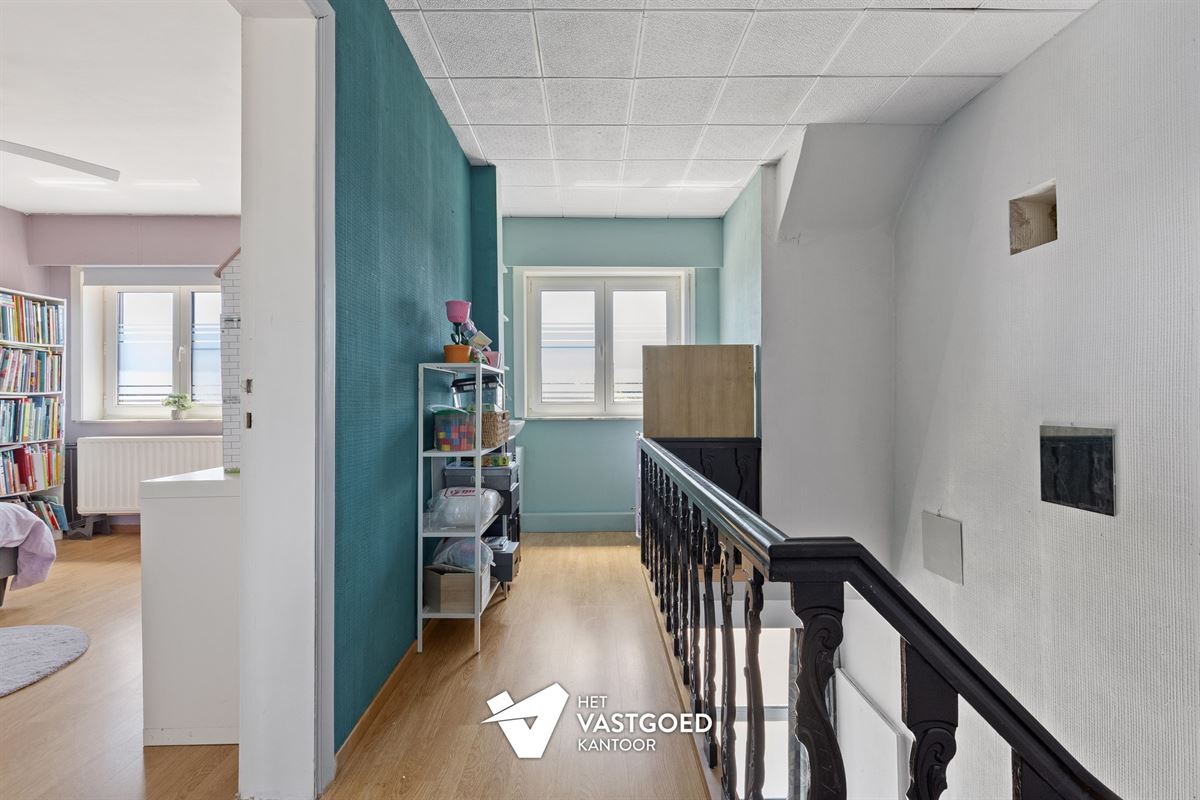 GERENOVEERDE, INSTAPKLARE WONING OP LEUKE LIGGING