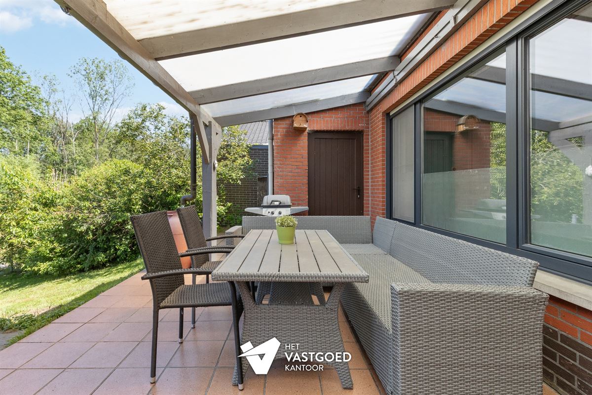 GERENOVEERDE, INSTAPKLARE WONING OP LEUKE LIGGING