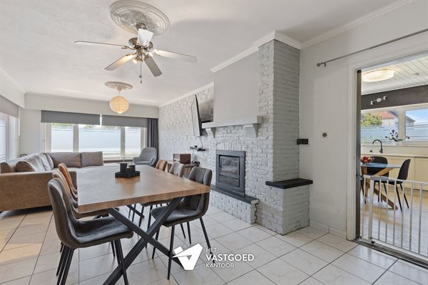 GERENOVEERDE, INSTAPKLARE WONING OP LEUKE LIGGING