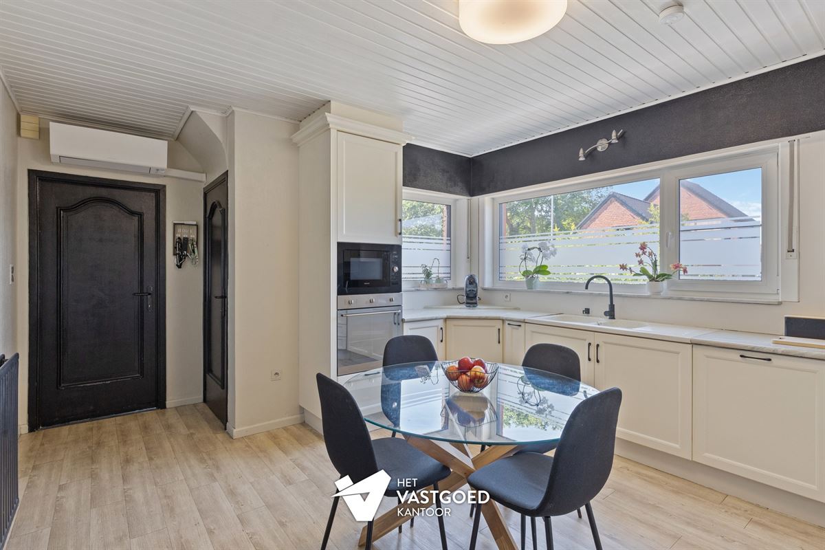 GERENOVEERDE, INSTAPKLARE WONING OP LEUKE LIGGING