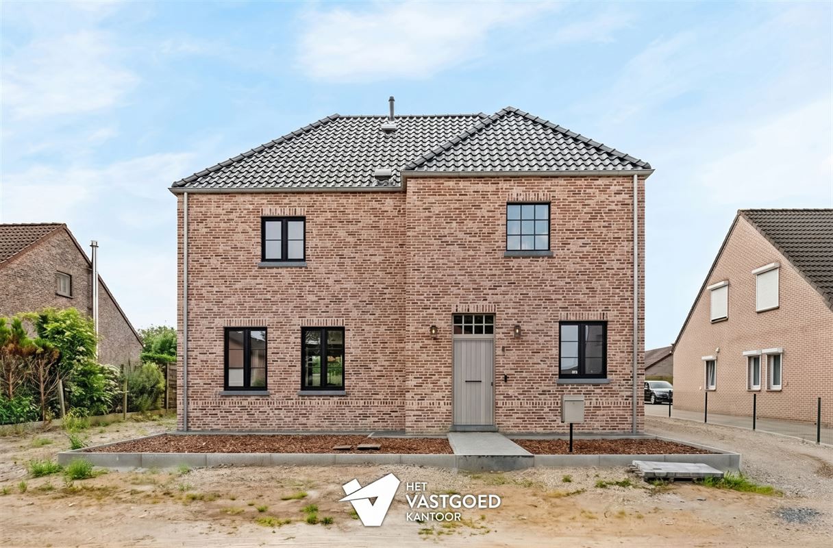 ZEER RUIME RECENTE WONING (266M²) MET LEUKE TUIN TE WIJCHMAAL