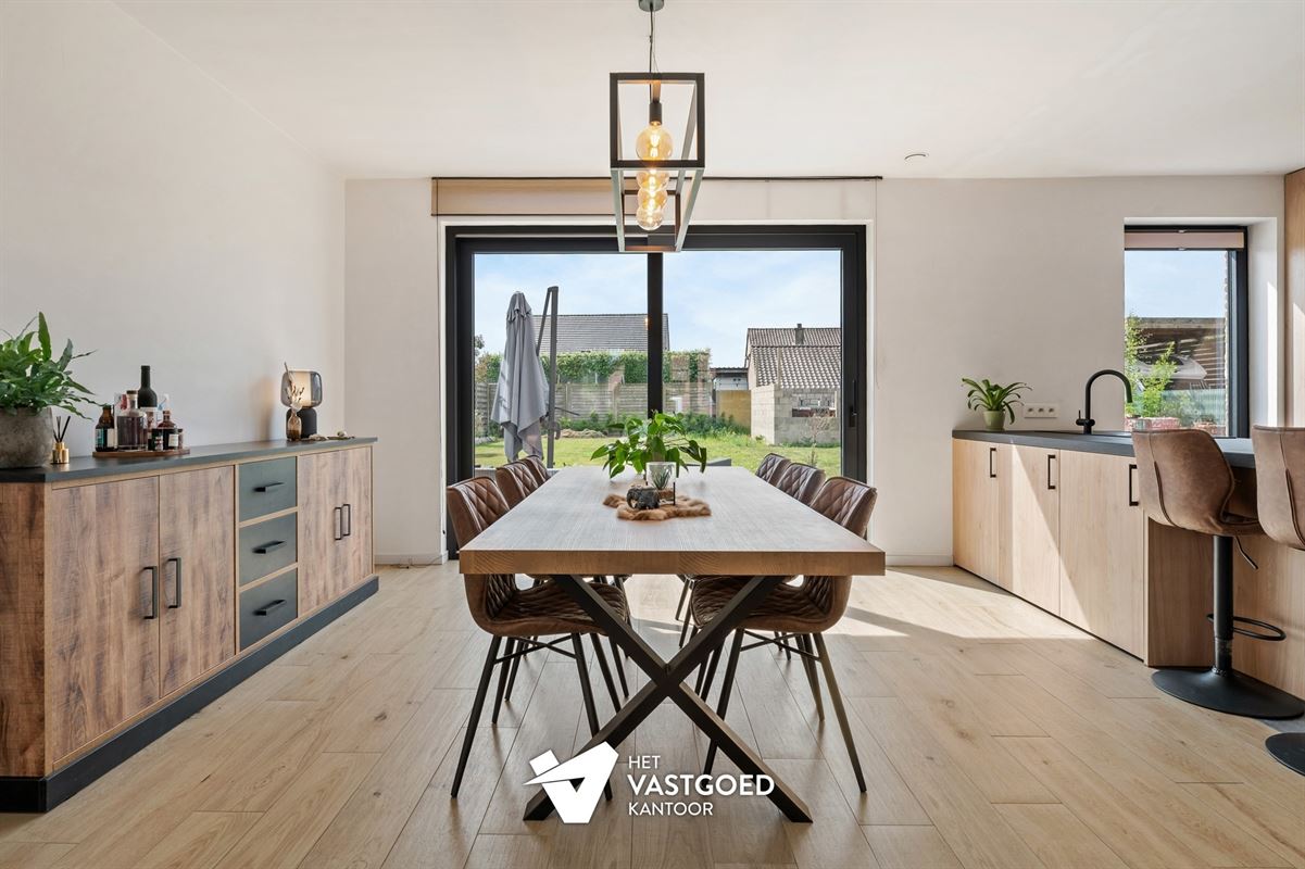 ZEER RUIME RECENTE WONING (266M²) MET LEUKE TUIN TE WIJCHMAAL