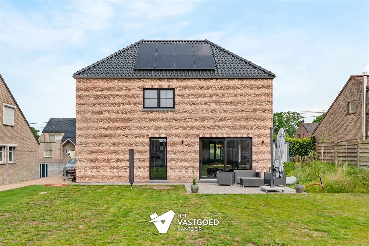 ZEER RUIME RECENTE WONING (266M²) MET LEUKE TUIN TE WIJCHMAAL