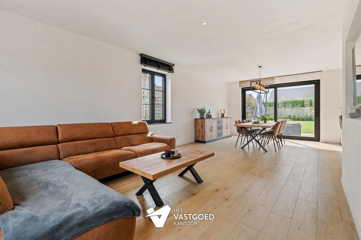 ZEER RUIME RECENTE WONING (266M²) MET LEUKE TUIN TE WIJCHMAAL
