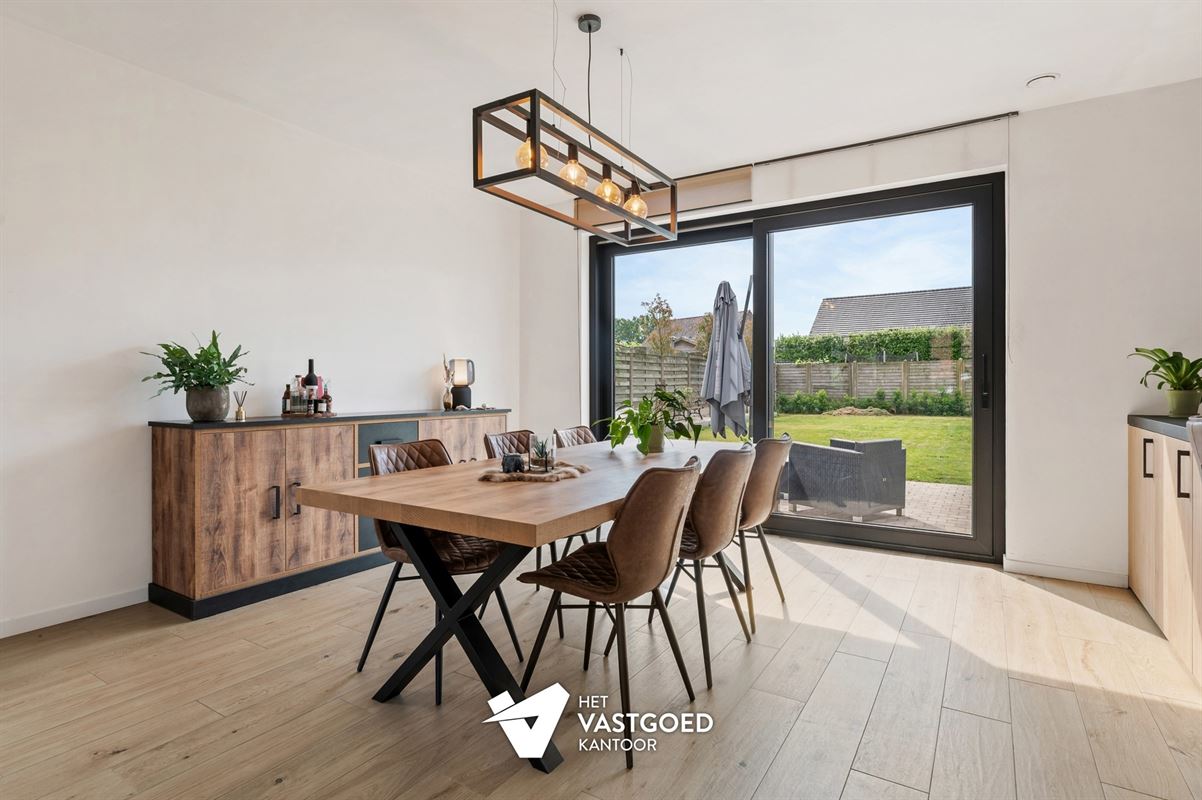 ZEER RUIME RECENTE WONING (266M²) MET LEUKE TUIN TE WIJCHMAAL