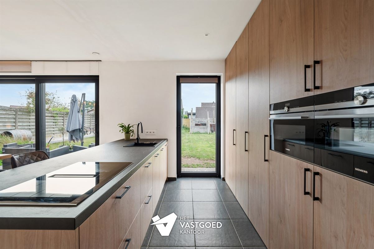 ZEER RUIME RECENTE WONING (266M²) MET LEUKE TUIN TE WIJCHMAAL