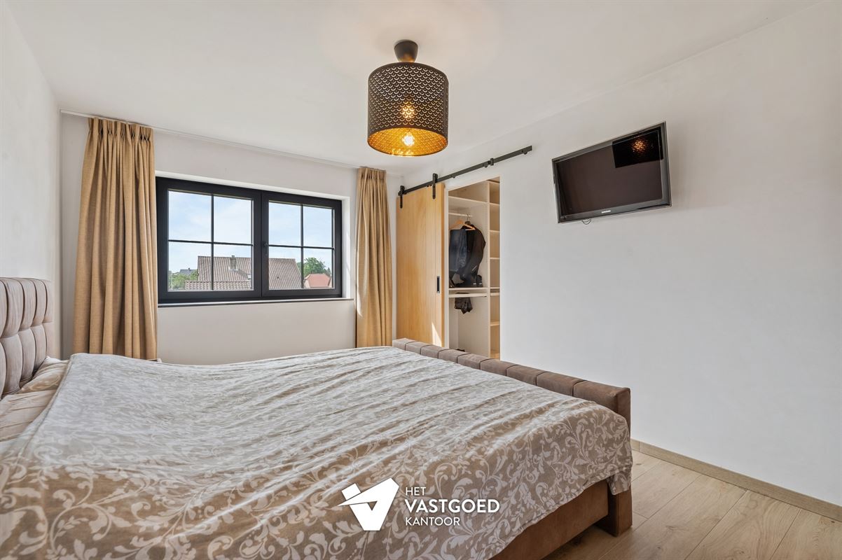 ZEER RUIME RECENTE WONING (266M²) MET LEUKE TUIN TE WIJCHMAAL