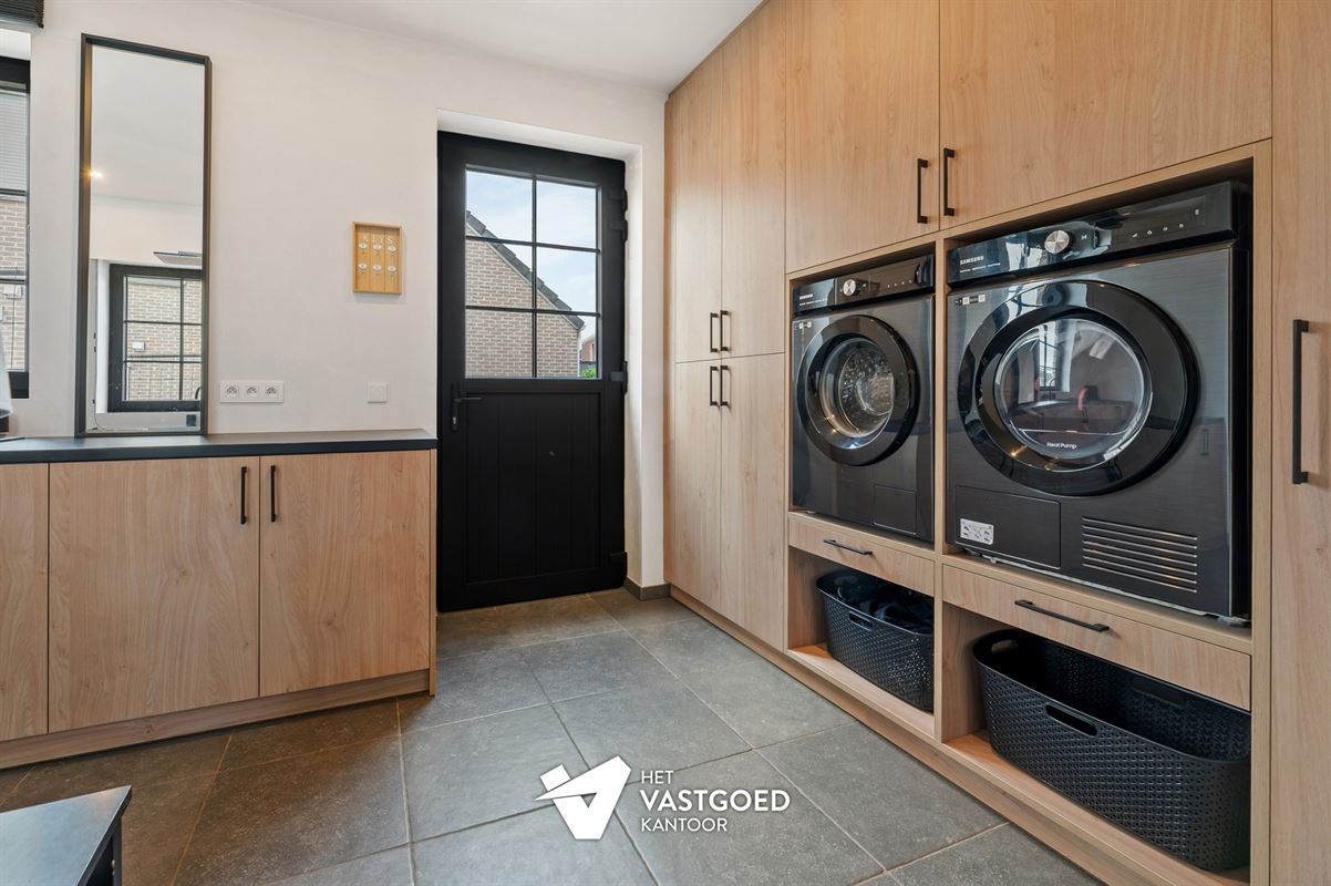 ZEER RUIME RECENTE WONING (266M²) MET LEUKE TUIN TE WIJCHMAAL