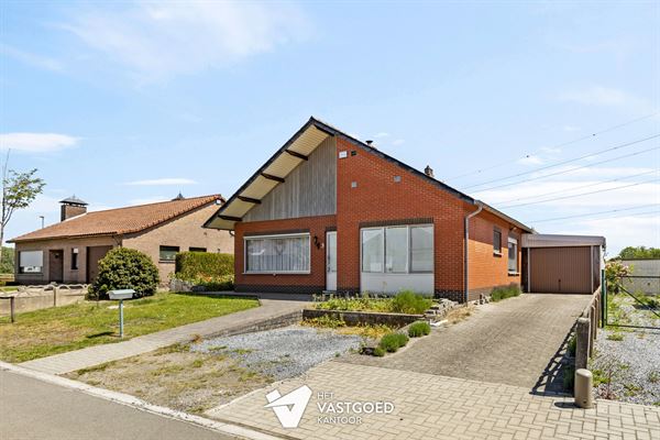 INSTAPKLARE GELIJKVLOERSE WONING MET 4 SLPKS OP RUSTIGE LIGGING