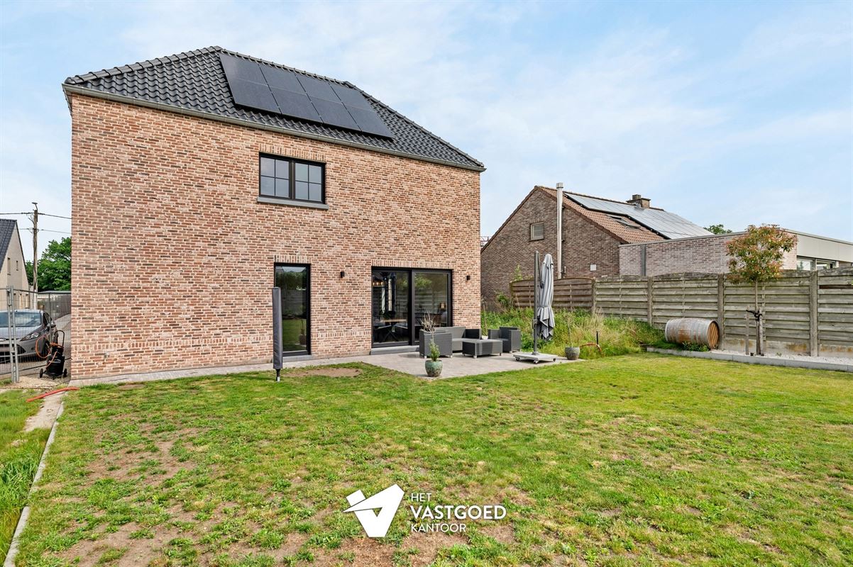 ZEER RUIME RECENTE WONING (266M²) MET LEUKE TUIN TE WIJCHMAAL