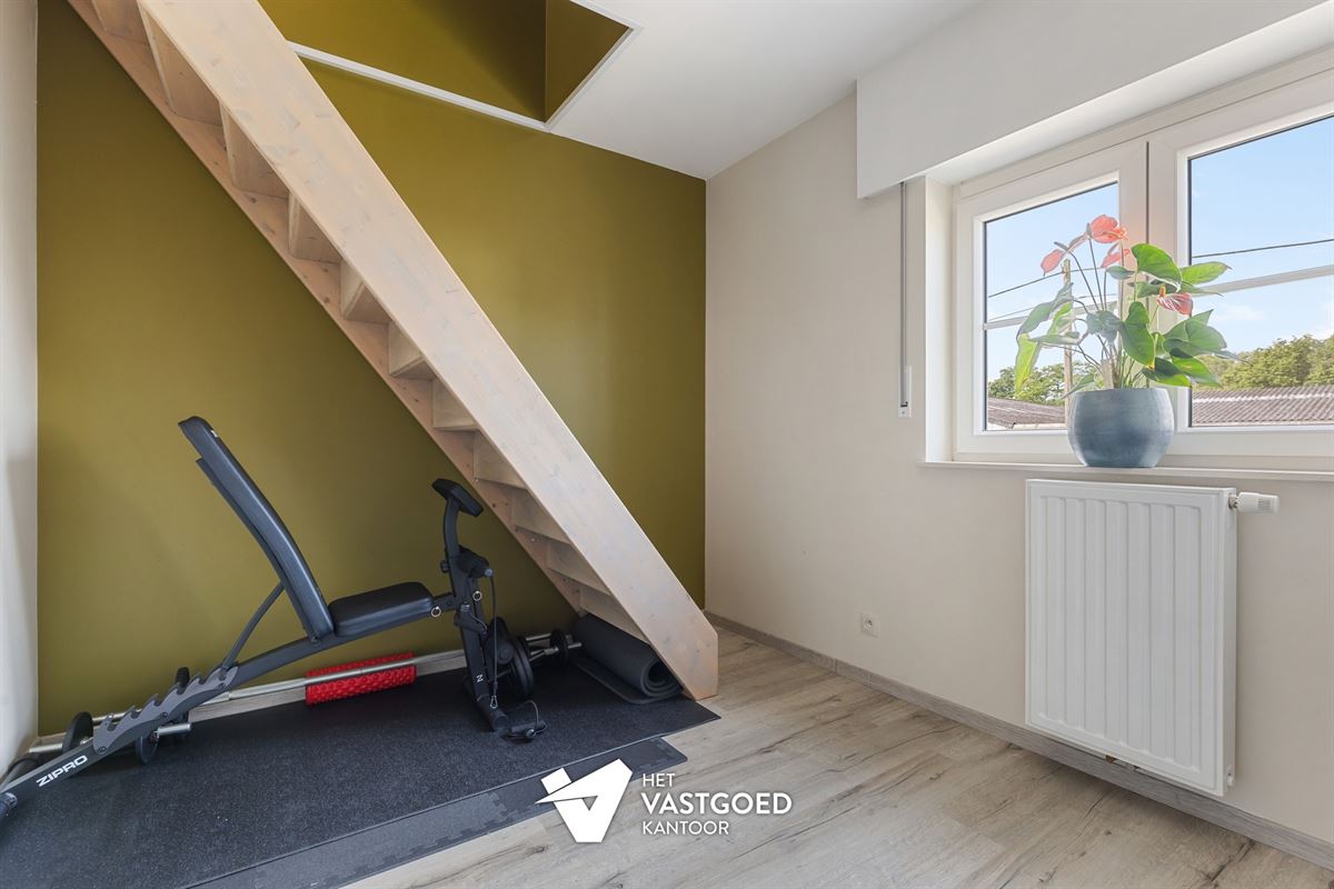 UITERST KNAP AFGEWERKTE WONING MET 3 SLAAPKAMERS RUSTIG GELEGEN OP EEN PERCEEL VAN 4A30CA TE KWAADMECHELEN