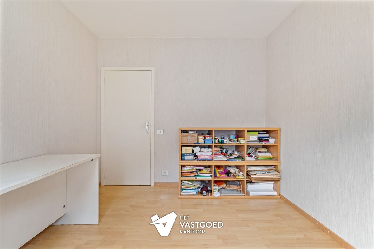 INSTAPKLARE, GELIIJKVLOERSE WONING OP TOP-LIGGING TEGEN NATUURGEBIED IN DOODLOPENDE STRAAT