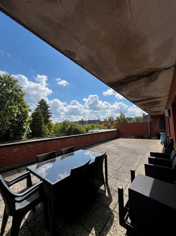 RUIM APPARTEMENT MET 3 SLAAPKAMERS EN GROOT TERRAS IN HET CENTRUM VAN BALEN