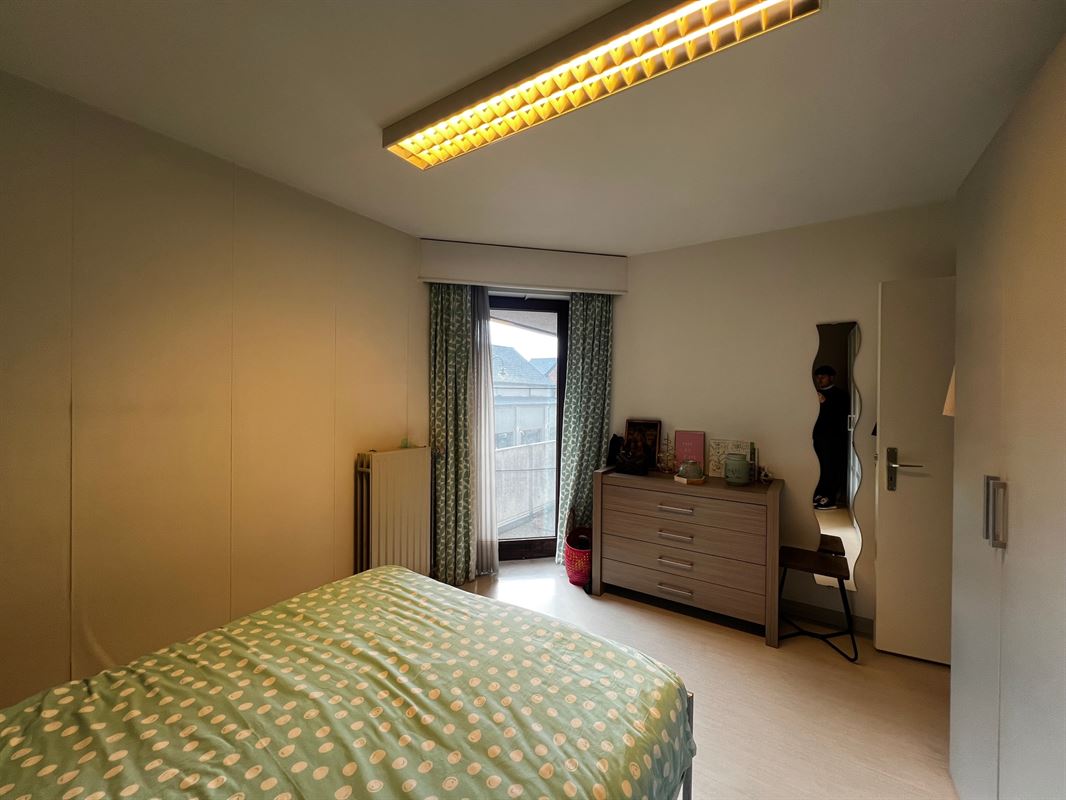 RUIM APPARTEMENT MET 3 SLAAPKAMERS EN GROOT TERRAS IN HET CENTRUM VAN BALEN