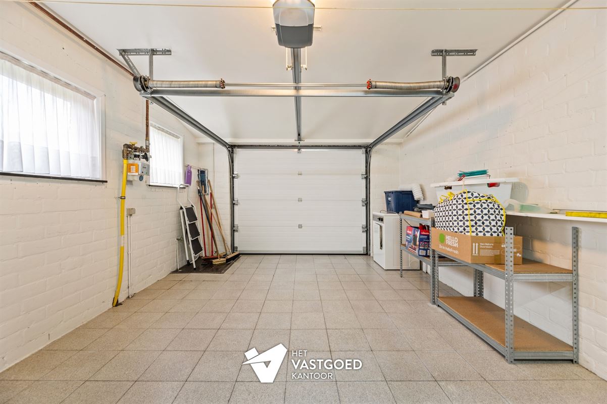 INSTAPKLARE, GELIIJKVLOERSE WONING OP TOP-LIGGING TEGEN NATUURGEBIED IN DOODLOPENDE STRAAT